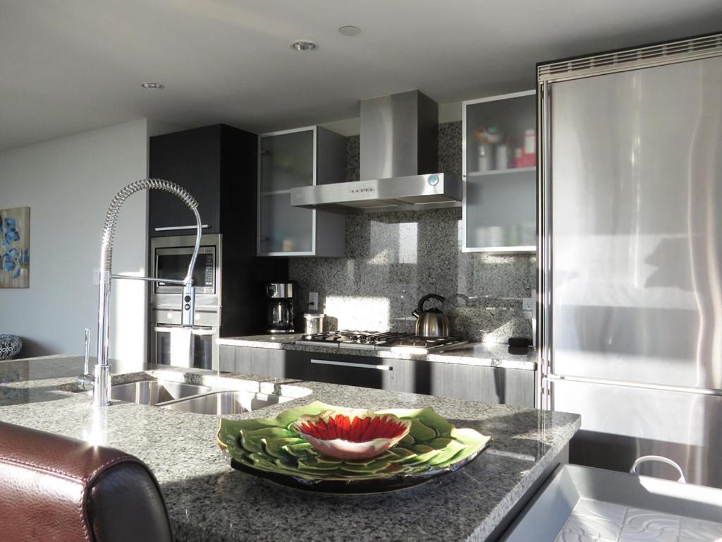 11Th Heaven Apartamento Victoria Exterior foto
